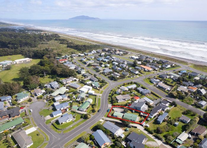  at 14 Karaka Street, Otaki Beach, Otaki