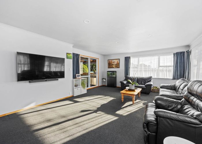  at 19 Takapu Street, Henderson, Waitakere City, Auckland