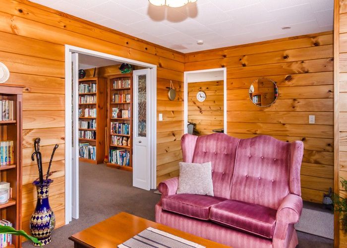  at 6 Gates Road, Waikanae Beach, Waikanae