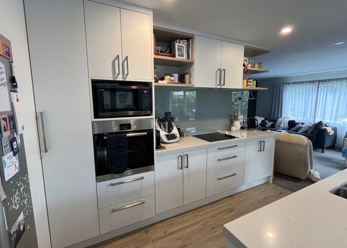  at 8 Ruhanui Lane, Pakuranga Heights, Manukau City, Auckland