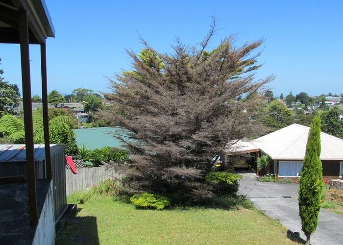  at 2/18 Glen Vista Place, Bayview, North Shore City, Auckland