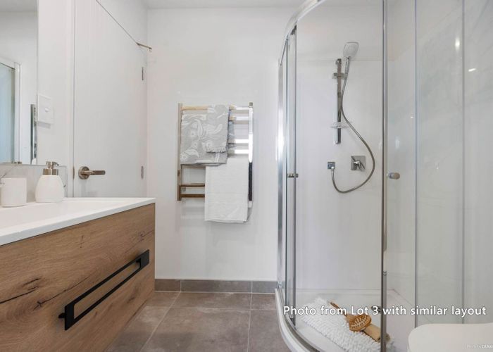  at 8/26 Buscomb Avenue, Henderson, Waitakere City, Auckland