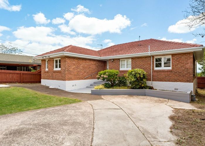  at 5 Riverview Road, New Lynn, Auckland