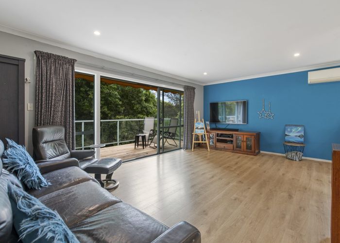  at 64B Uxbridge Road, Mellons Bay, Auckland