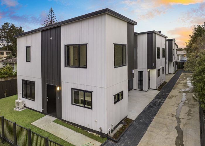  at 2/18 Jupiter Street, Papakura, Papakura, Auckland