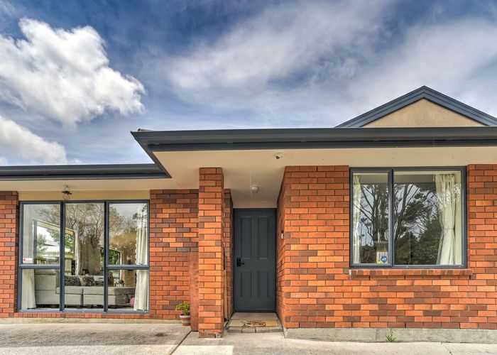  at 115C Woodglen Road, Glen Eden, Auckland