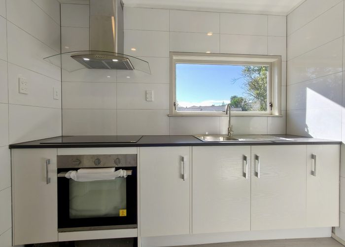  at 5 Barnfield Place, Glendene, Auckland