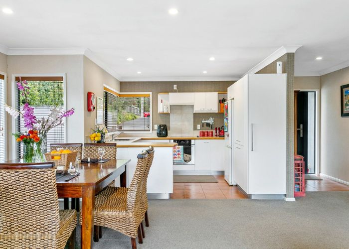  at 1/9 Sunset Street, Hilltop, Taupō