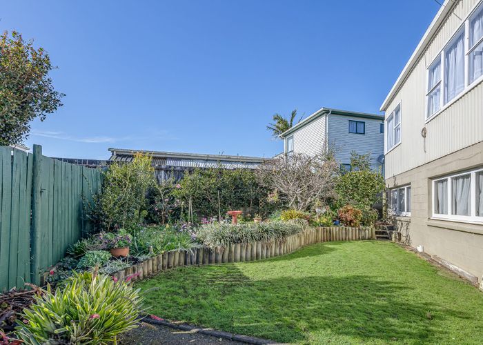  at 220 Buckland Road, Mangere East, Auckland