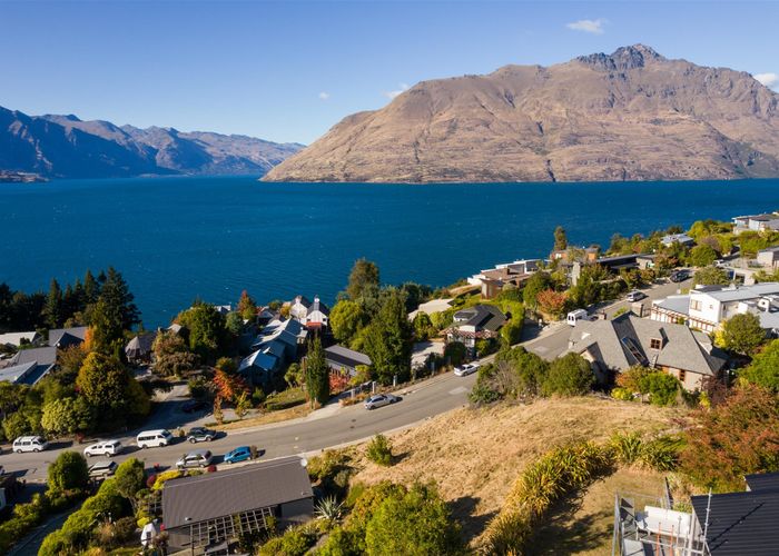  at 6 Aspen Grove, Fernhill, Queenstown