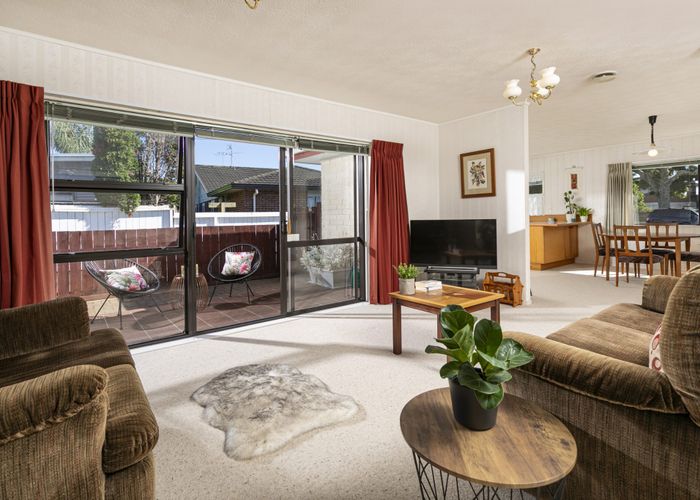  at 2/31A Colwill Road, Massey, Waitakere City, Auckland