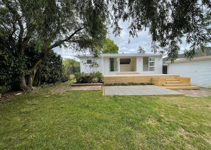  at 725 Te Atatu Road, Te Atatu Peninsula, Waitakere City, Auckland