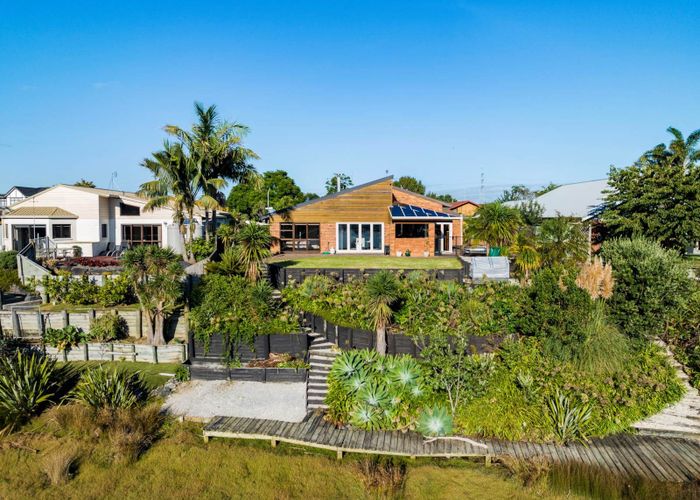  at 15 Freelance Terrace, Pahurehure, Papakura, Auckland