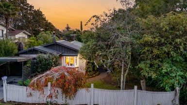  at 7 George Avenue, Herald Island, Auckland
