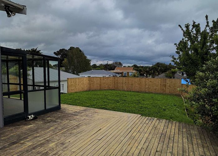  at 3/7 Victor Street, Avondale, Auckland