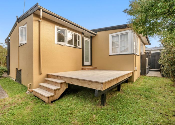  at 2/26 Woodside Road, Massey, Waitakere City, Auckland