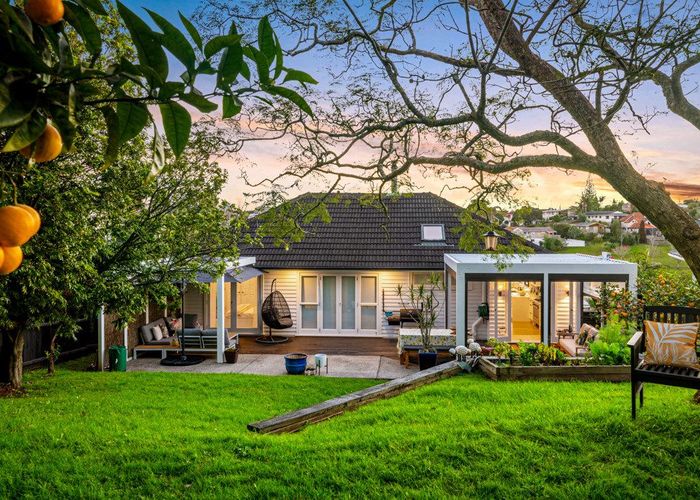  at 70 Selwyn Crescent, Forrest Hill, North Shore City, Auckland