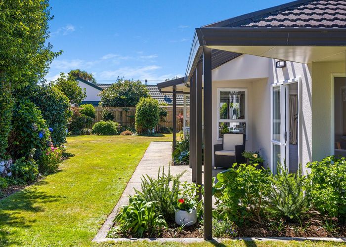  at 9A Karina Road, Merrilands, New Plymouth
