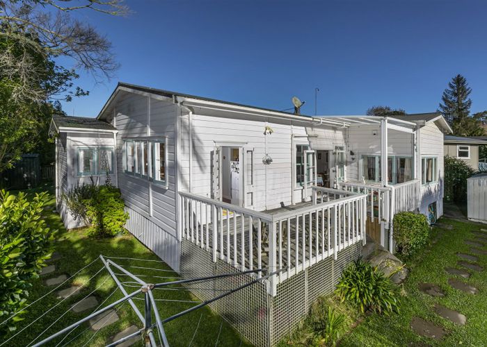  at 3/26 Woodside Road, Massey, Auckland