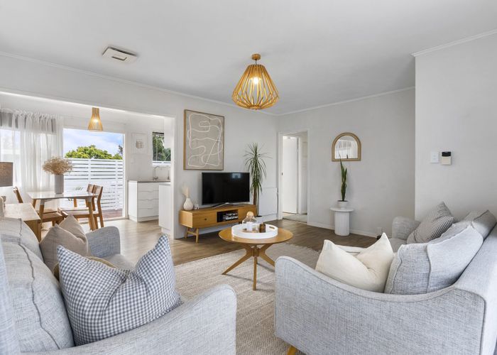  at 1/27 Levesque Street, Birkdale, Auckland