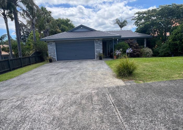  at 15 Pinewood Grove, Botany Downs, Manukau City, Auckland