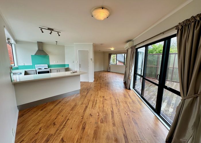  at 2/16 Centorian Drive, Windsor Park, North Shore City, Auckland