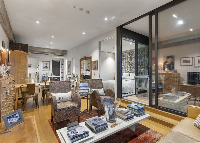  at 402/5 Hohipere Street, Grafton, Auckland