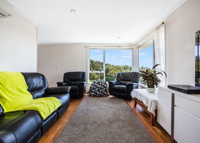  at 11 Ngahue Crescent, Elsdon, Porirua