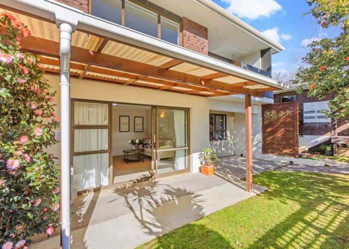 at 2/21 Burch Street, Mount Albert, Auckland City, Auckland