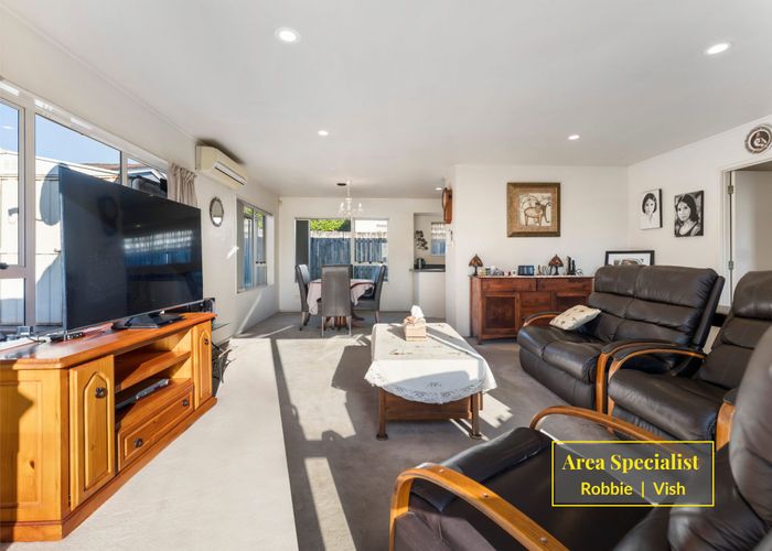  at 33 Craigbank Avenue, New Lynn, Auckland