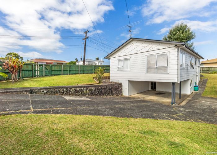  at 157 Whitney Street, Blockhouse Bay, Auckland