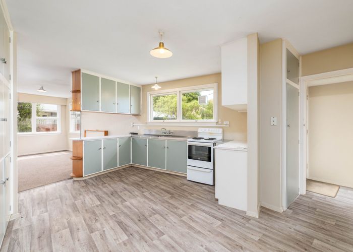  at 4 Chedworth Avenue, Bishopdale, Christchurch