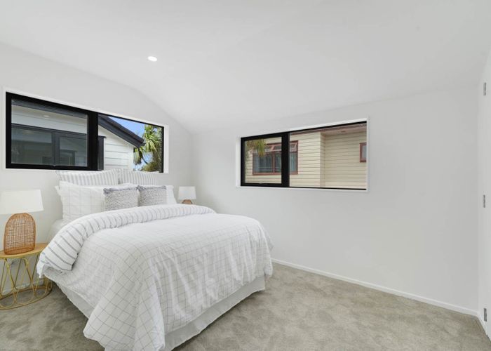  at 2/14 Friesian Drive, Mangere, Manukau City, Auckland