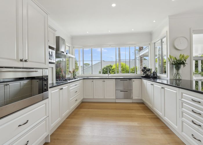  at 27 Almond Grove, Greenhithe, North Shore City, Auckland