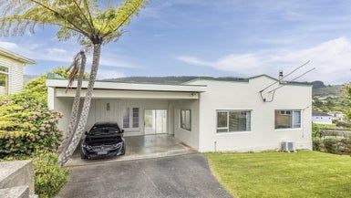 at 5 Te Reinga View, Tawa, Wellington