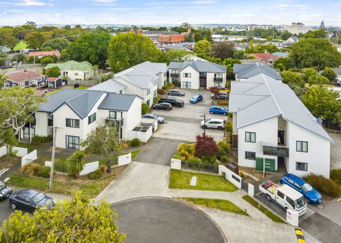  at 1/3  May Road , Mangere East, Manukau City, Auckland
