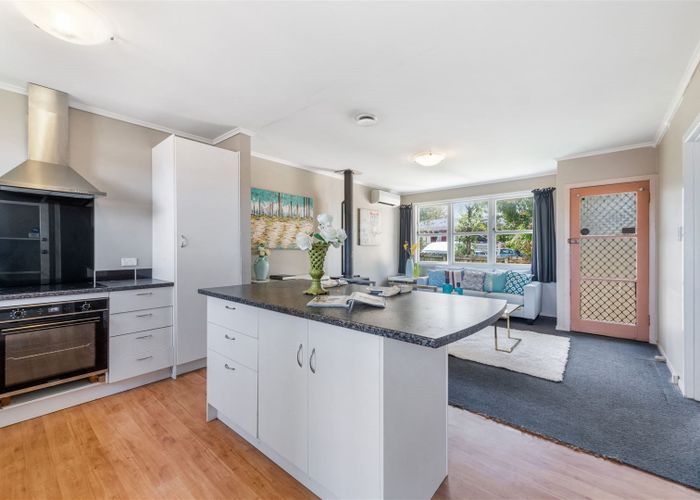  at 3/3 Buscomb Avenue, Henderson, Auckland