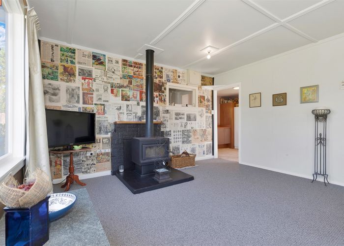  at 7 Holton Road, Amberley, Amberley