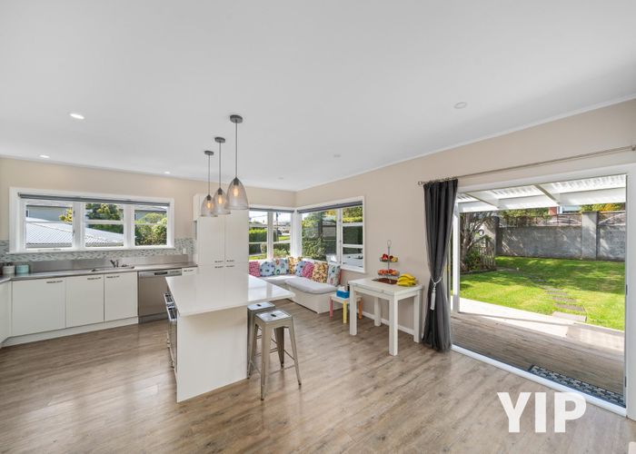  at 15 Robert Street, Newlands, Wellington, Wellington