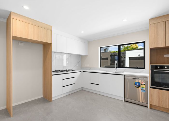  at 2/11 Musselwhite Terrace, Chartwell, Hamilton, Waikato