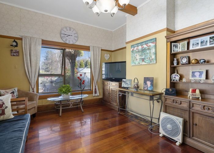  at 10 Riverside Drive, Kelvin Grove, Palmerston North