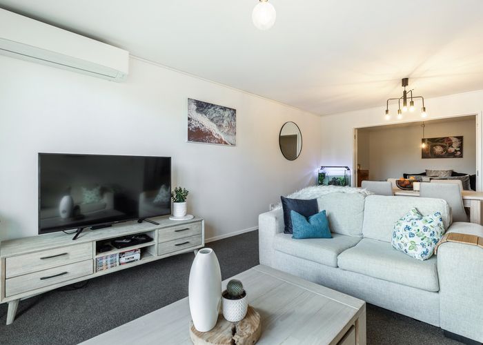  at 32/68 Mountain Road, Mount Wellington, Auckland