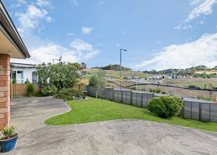  at 6 Crows Road, Swanson, Auckland