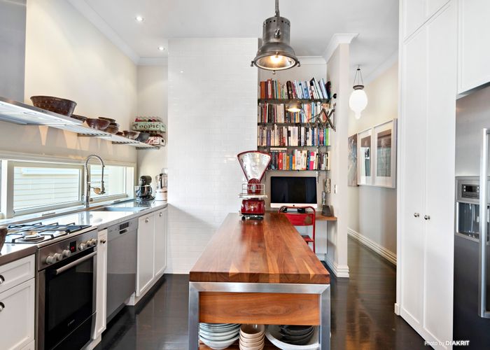  at 22 Charlotte Avenue, Brooklyn, Wellington