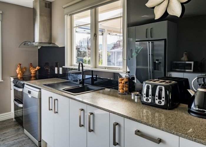  at 27 Paekakariki Hill Road, Pauatahanui