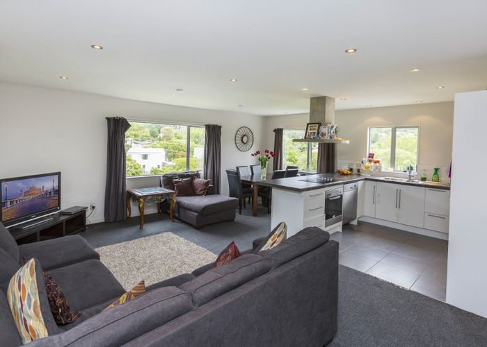  at 33 Forest Road, Pinehaven, Upper Hutt