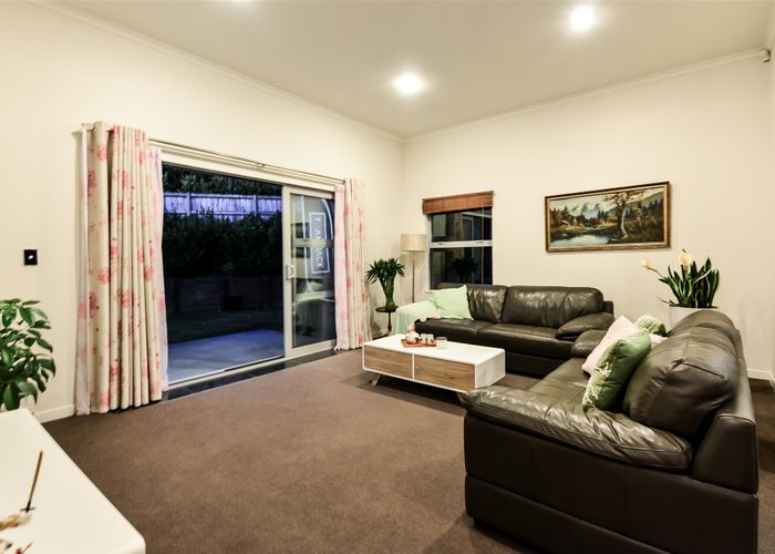  at 8 Trent Lane, Flagstaff, Hamilton