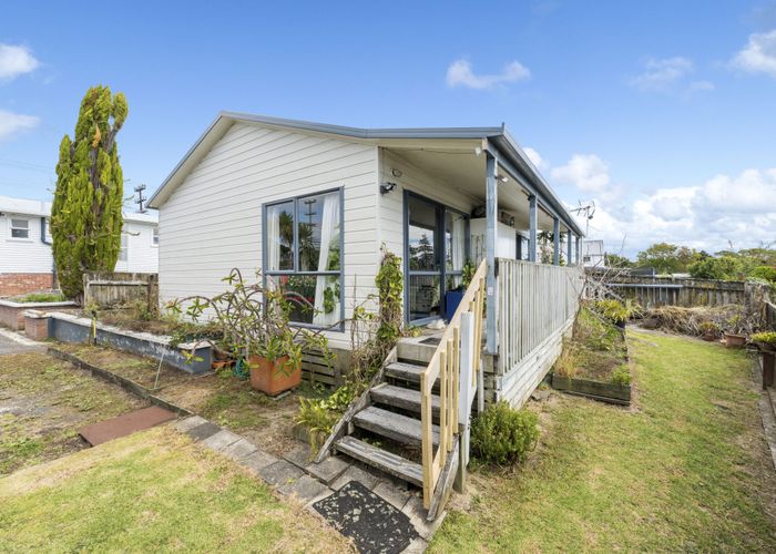  at 41 St Leonards Road, Kelston, Auckland