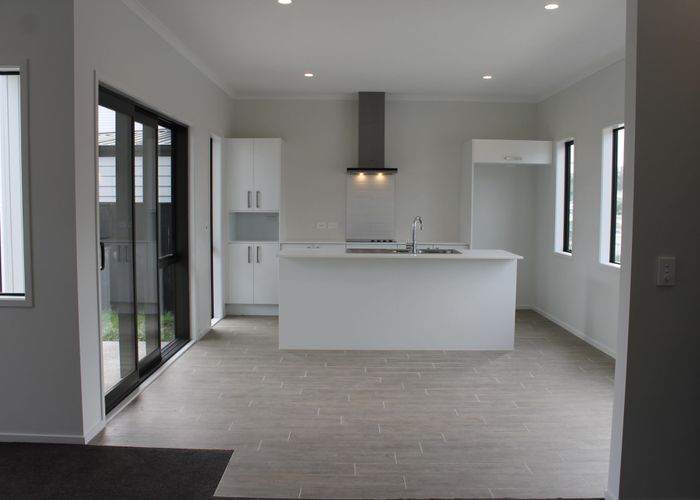  at 8 Te Kare Road, Glen Innes, Auckland City, Auckland