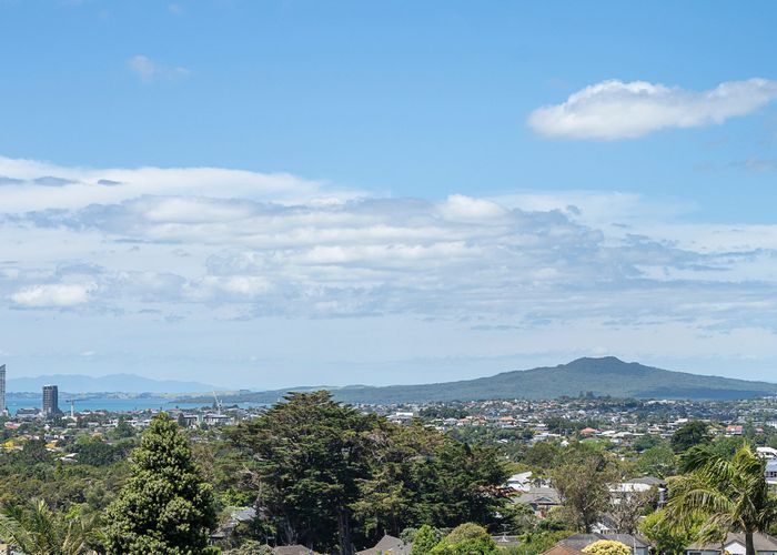  at 9/219 Onewa Road, Birkenhead, Auckland